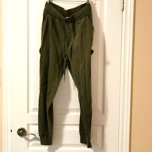 AERIE olive green cargo joggers